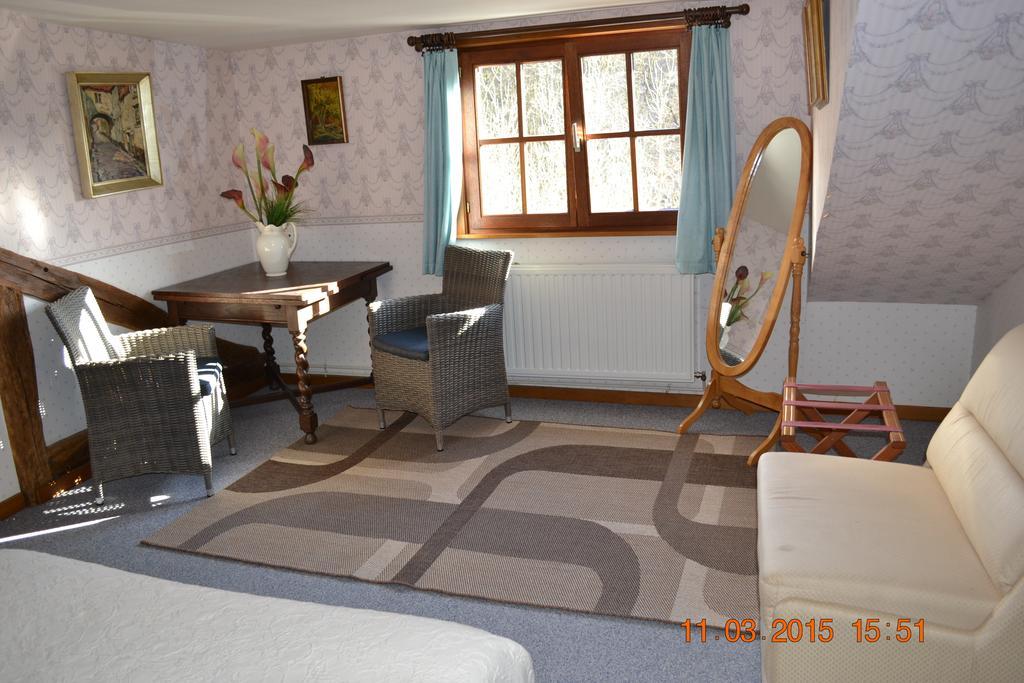 Auberge Au Naturel Des Ardennes Rochehaut Quarto foto